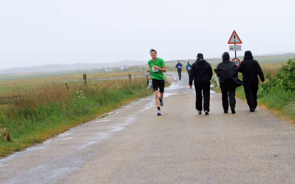 Løbefest trods regn i Ho