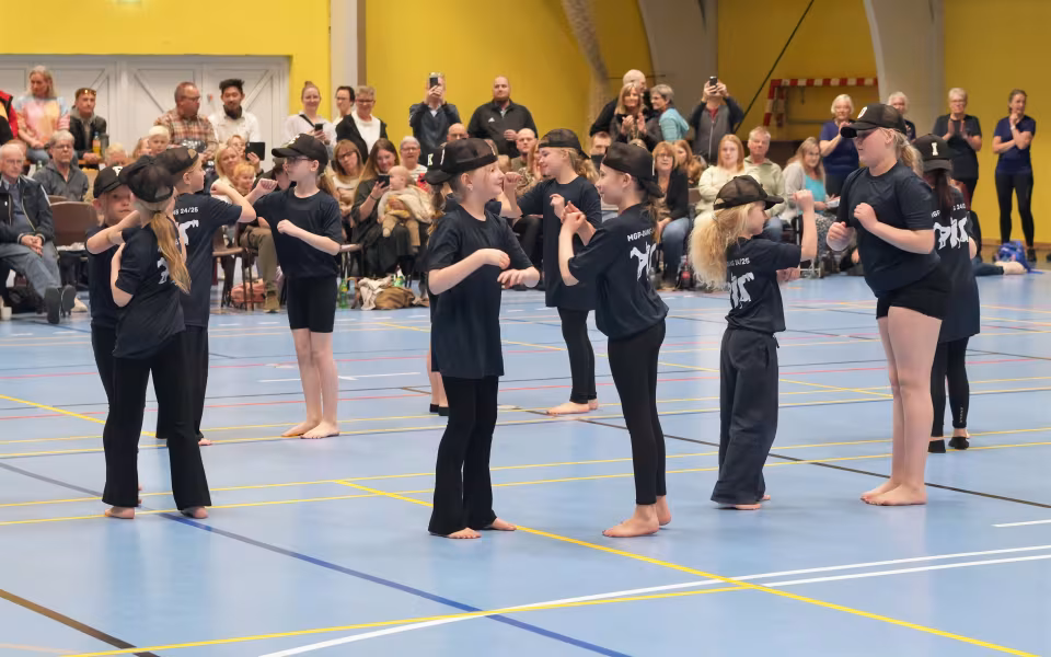 Gymnastikopvisning 2025 i Skovlund-Ansager Hallen