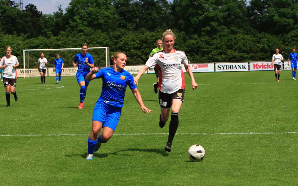Varde kvinder taber til bundhold