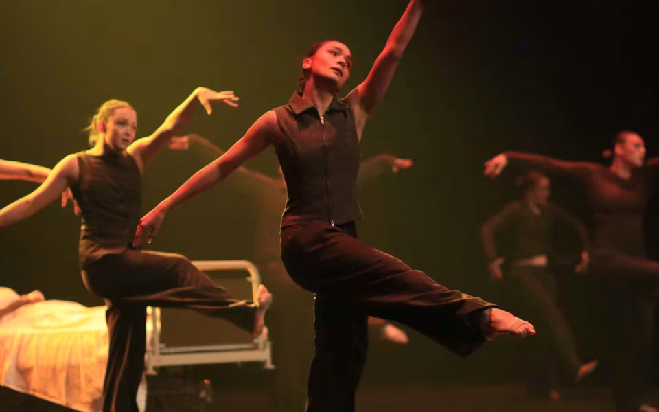 Dance Company Twenty Juleshow begejstrede 1200 publikummer