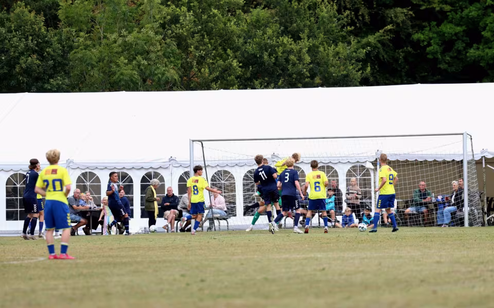HTS-serie 1 åbner efterårssæsonen med fortjent 3-0-sejr - Se filmklip fra kampen