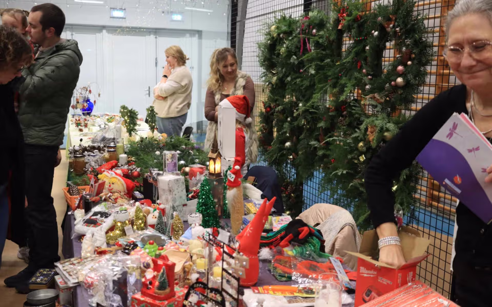 Julemarked samlede Billum i hallen