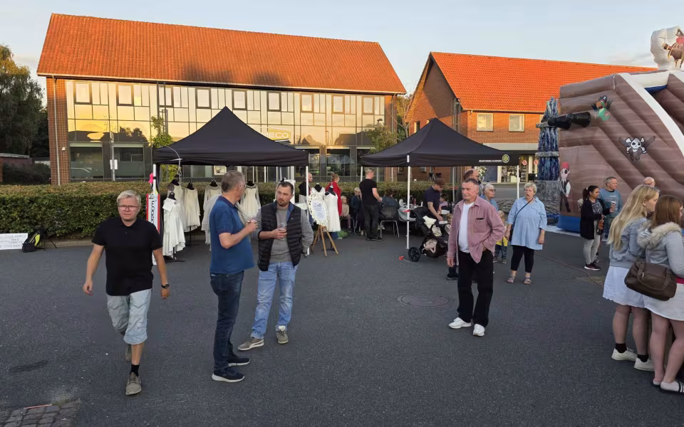 Billeder fra - Et brag af en Late Night fredag aften i Ølgod.