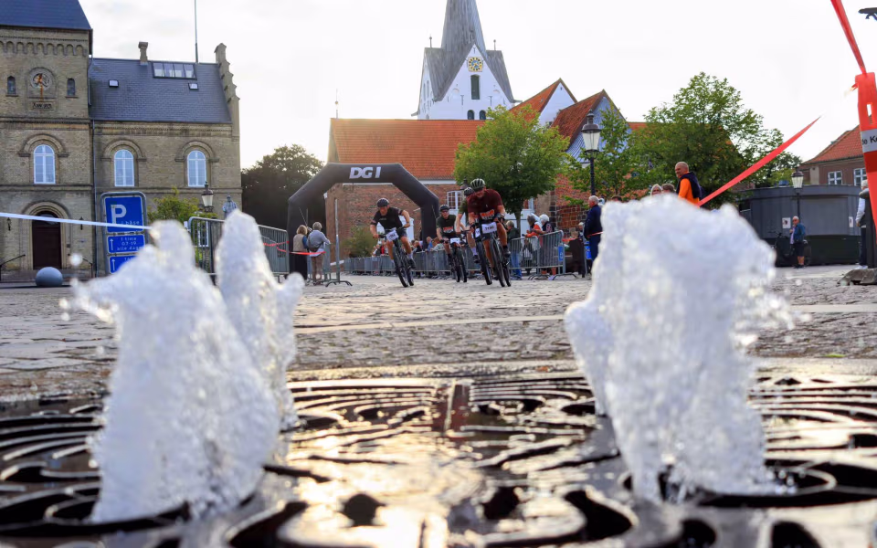 Sponsorløb skabte fest på torvet