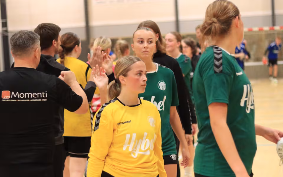 Begge Blåbjerg Hold Led Nederlag