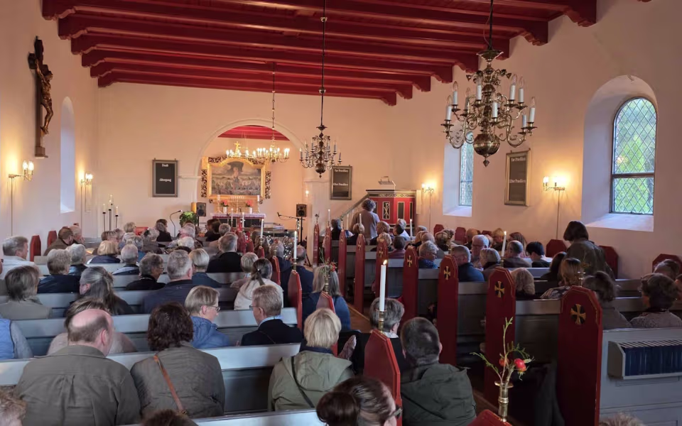 Billeder fra intim koncert med Mathilde Falch i Bejsnap Kirke