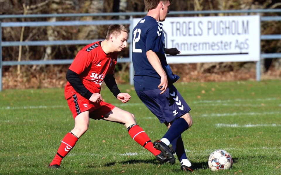 Fodbold Serie 3 herre Ølgod vandt hjemme 4-3 over HTS - Se billeder fra kampen.