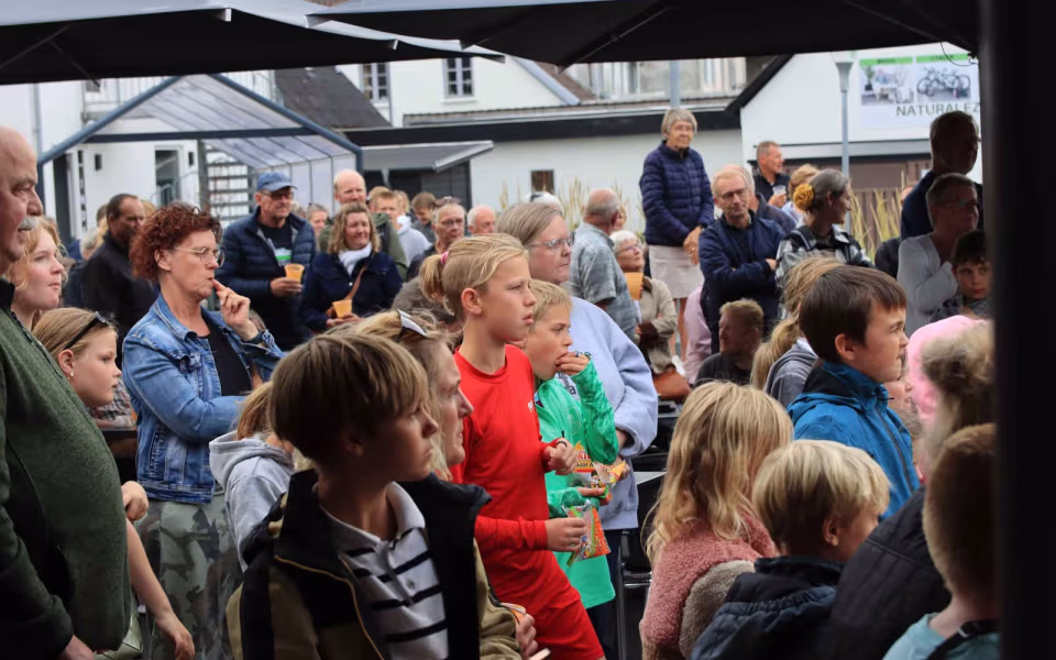 Sommeraften med rytmer i byen