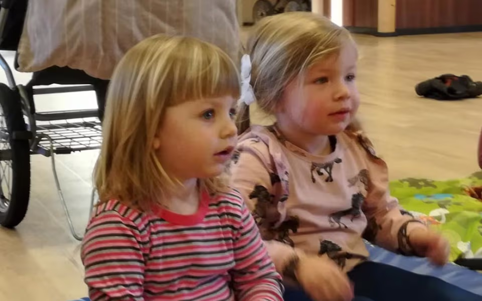 Dagplejen sammen med Ballonklovnen i Skovlund kulturhus