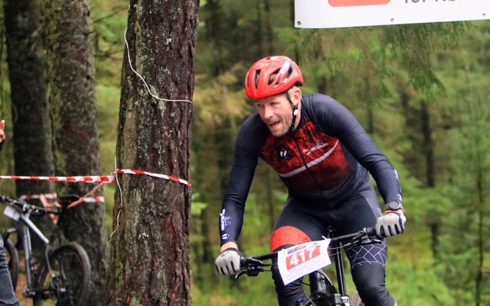 Mountainbike ryttere imponerede trods vådt vejr