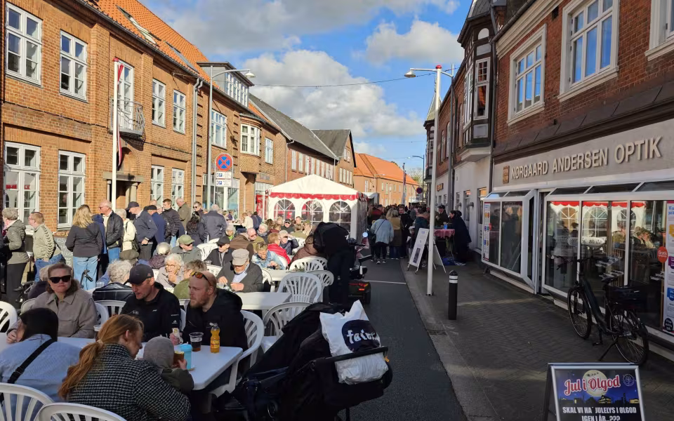 blev Ølgod midtby forvandlet til en festlig oase under arrangementet Late Night.