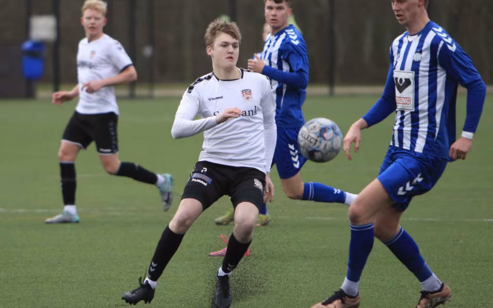 Intens træningskamp ender uafgjort