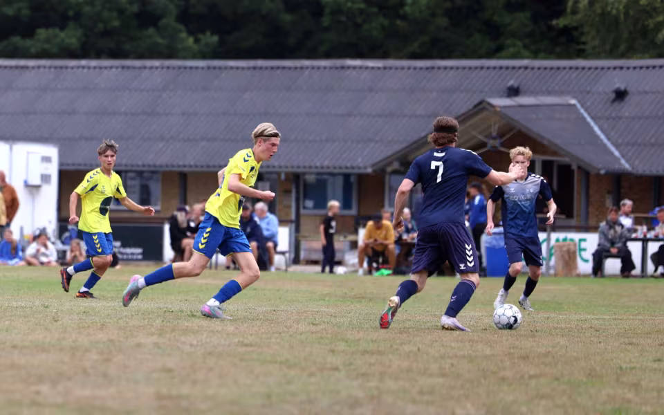HTS-serie 1 åbner efterårssæsonen med fortjent 3-0-sejr - Se filmklip fra kampen