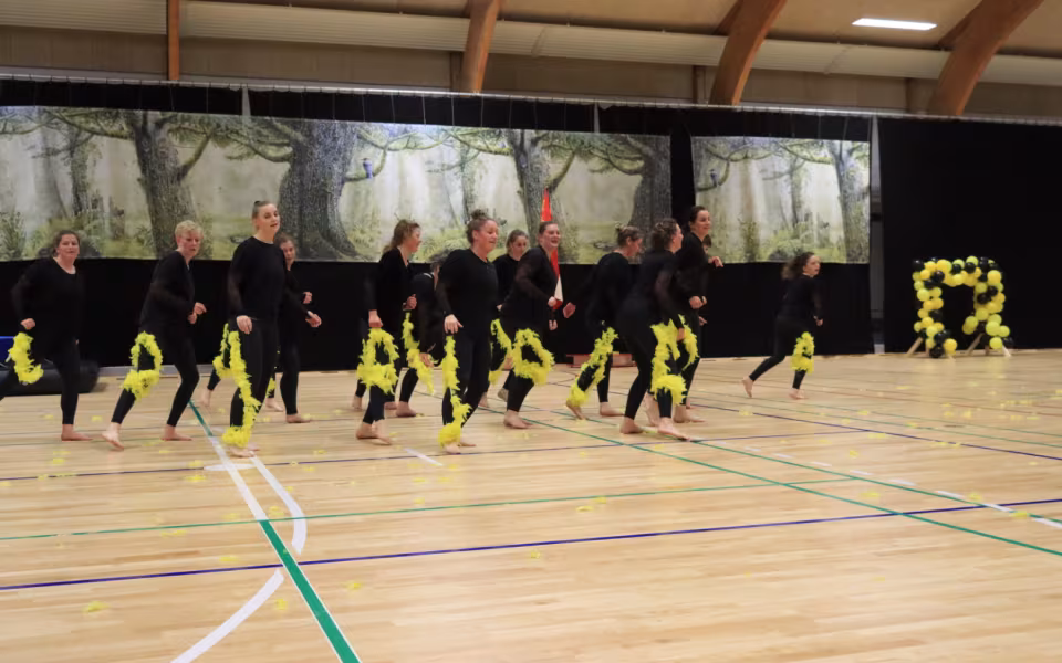 Forårsopvisning styrker integration i Outrup