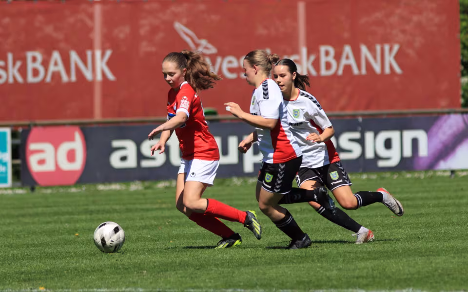 Varde U-19 piger sejrer hjemme