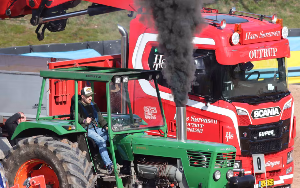 Powerpull og Truckshow skabte folkefest i Outrup