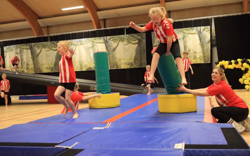 Forårsopvisning styrker integration i Outrup