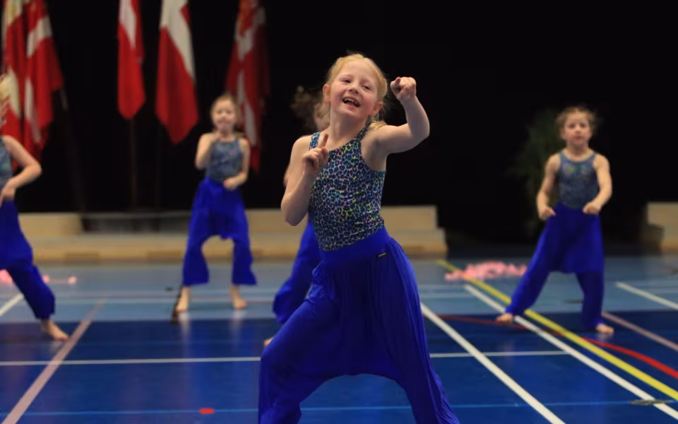 Mini Dancers Fra Outrup Strålede