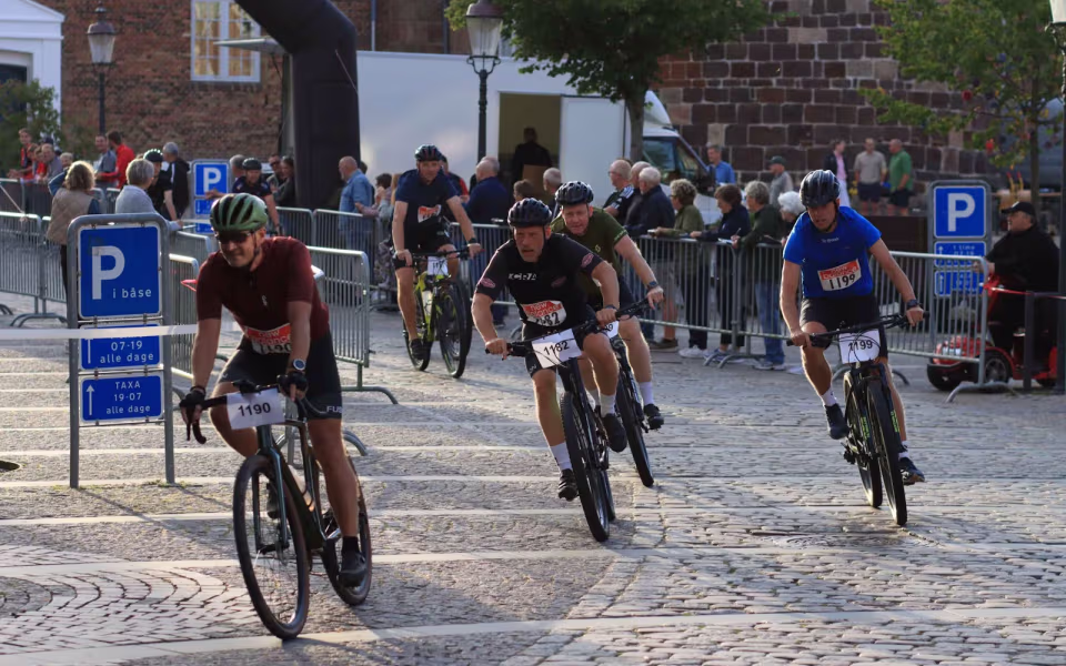 Sponsorløb skabte fest på torvet