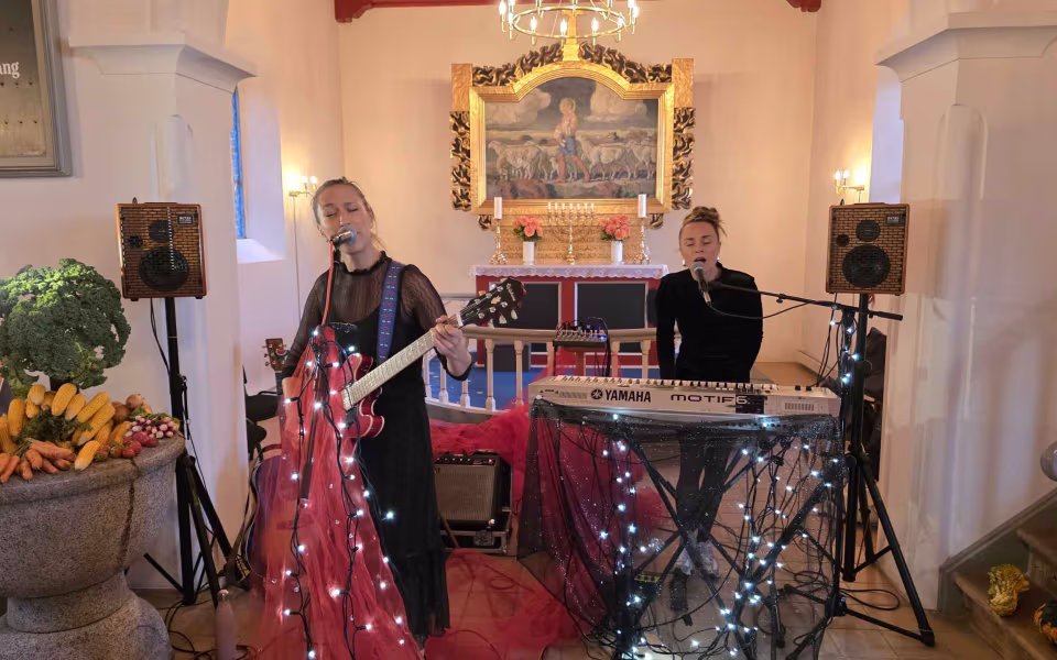 Billeder fra intim koncert med Mathilde Falch i Bejsnap Kirke