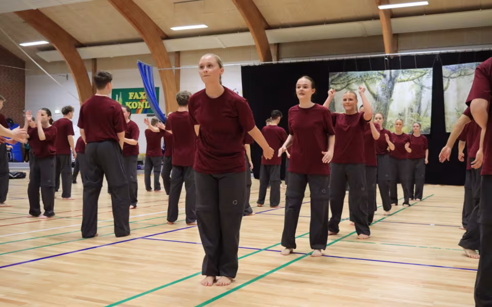 Forårsopvisning styrker integration i Outrup