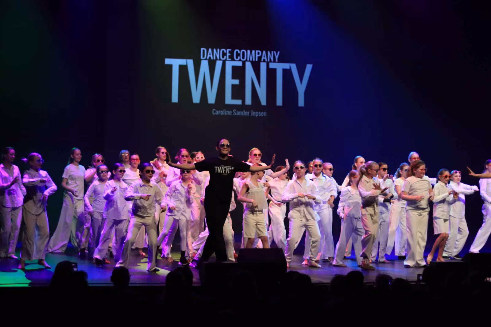 Dance Company Twenty Juleshow begejstrede 1200 publikummer