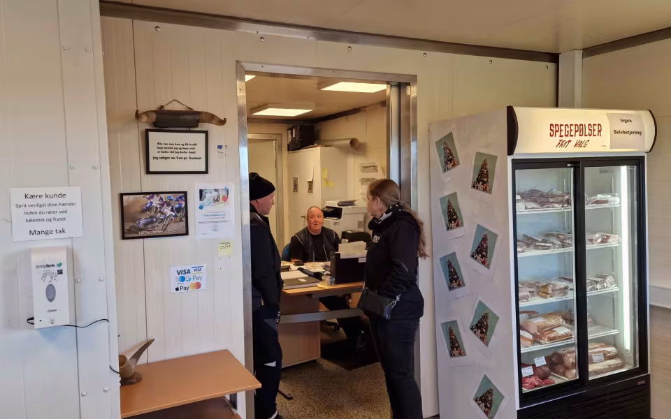 Stor aktivitet hos Tistrup Slagtehus på årets næstsidste dag