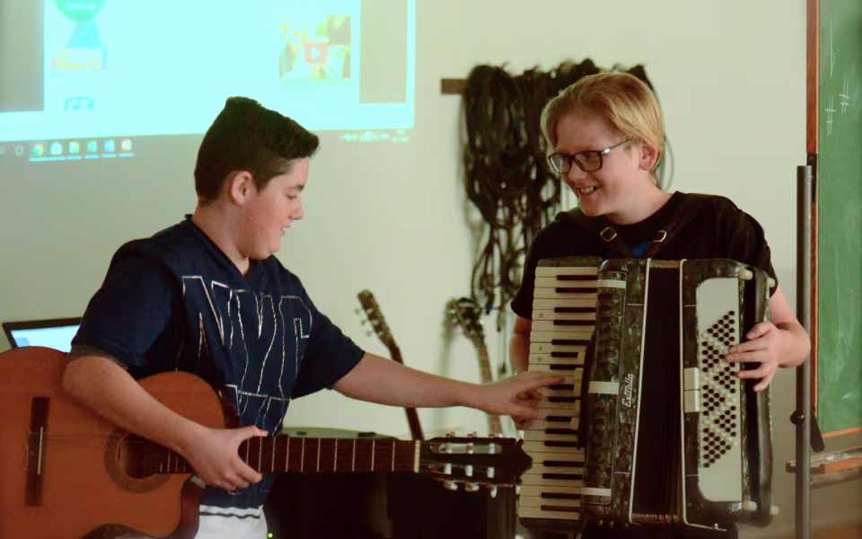 Musik og kreativitet i børnehaven, dagplejen og skolen