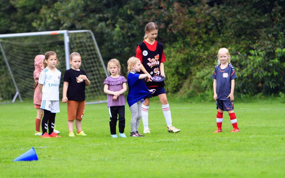 Pigeraketten landede  i Outrup Boldklub