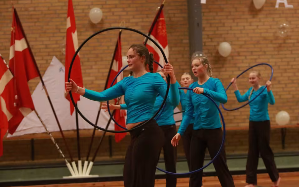 Seniorer fejrer gymnastik og fællesskab
