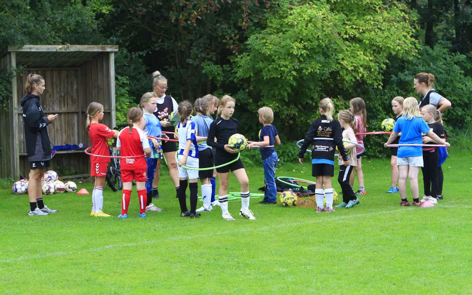 Pigeraketten landede  i Outrup Boldklub