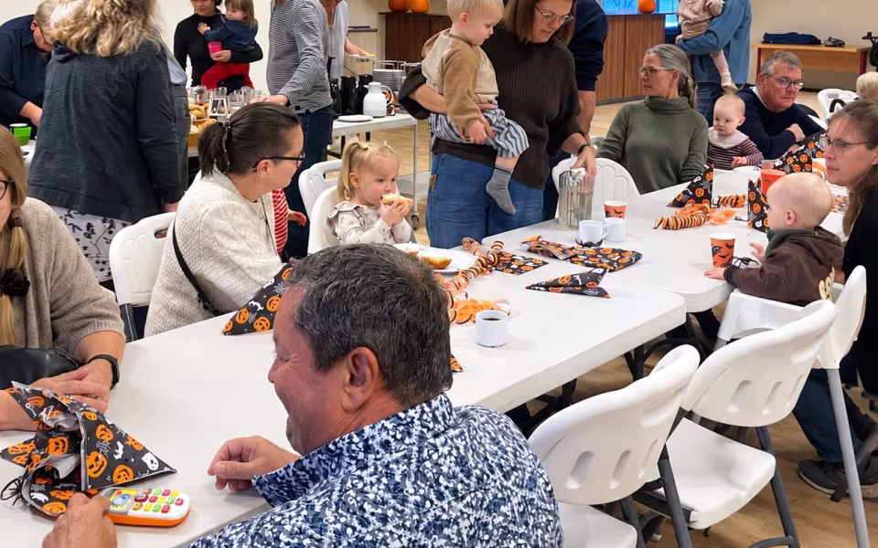 66 til bedsteforældredag med halloween i dagplejen