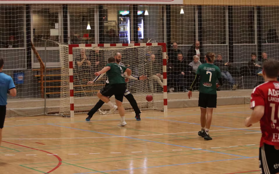Blåbjerg HK  fejrer håndboldfest trods nederlag