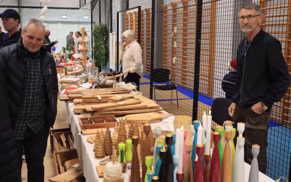 Julemarked samlede Billum i hallen