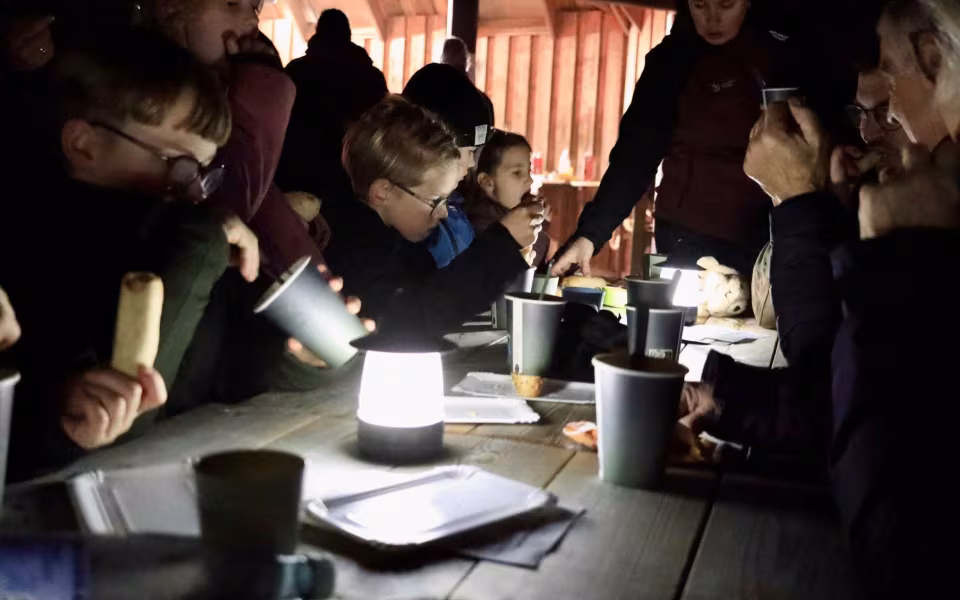 Mørkegåtur og hygge ved børnehaven