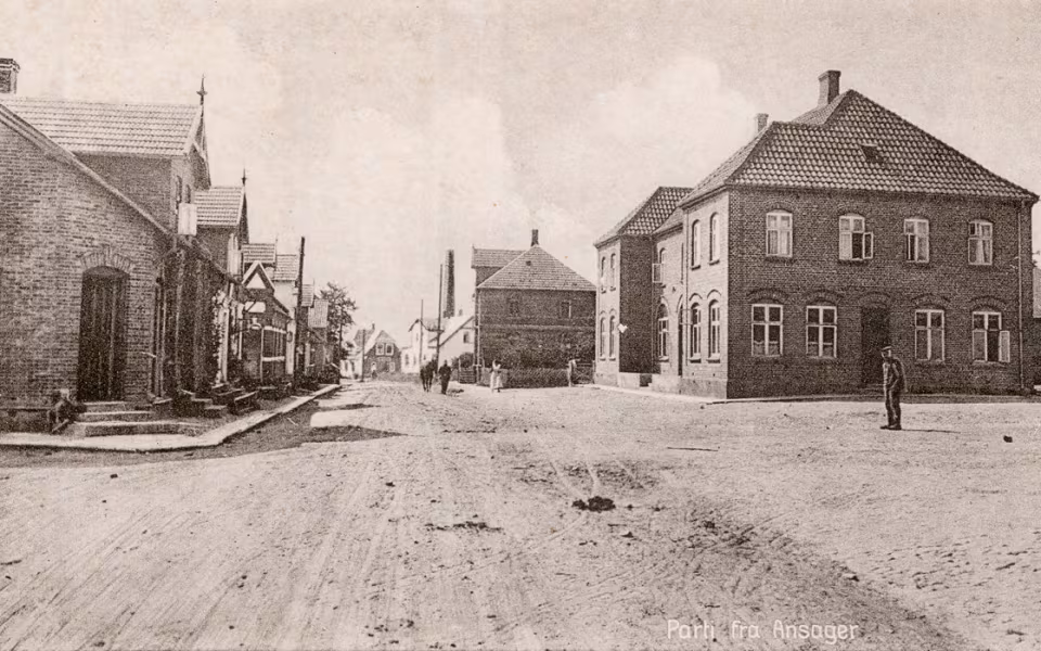 Købmandsgård, hotel og smed