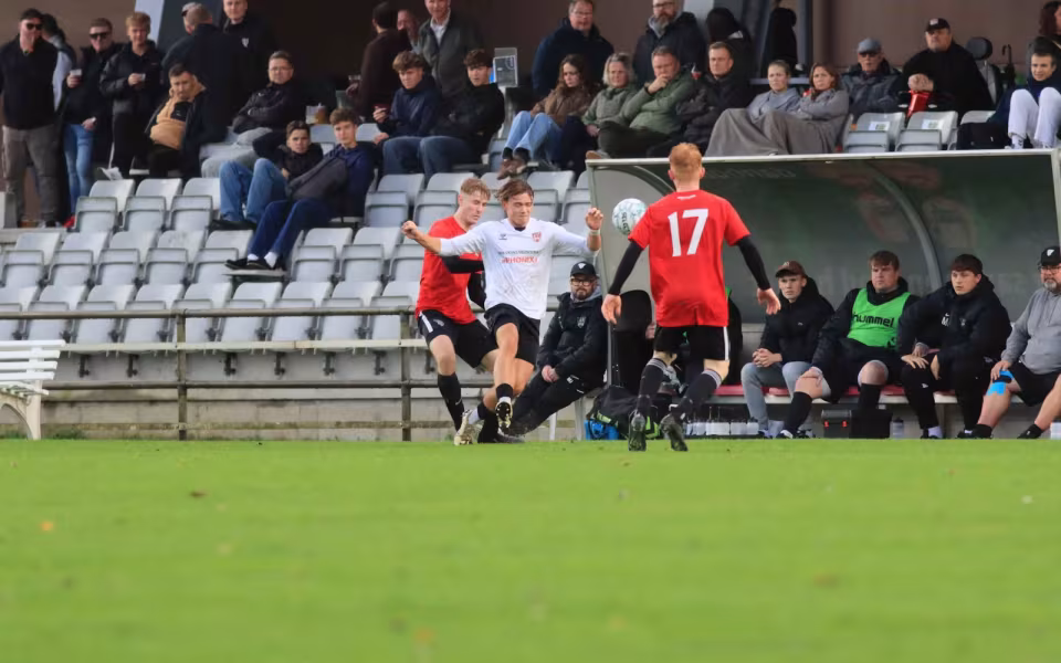 Varde redder point i overtiden