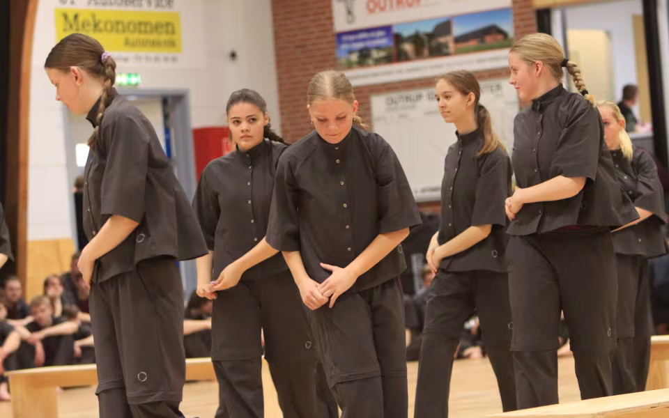 Forårsopvisning styrker integration i Outrup
