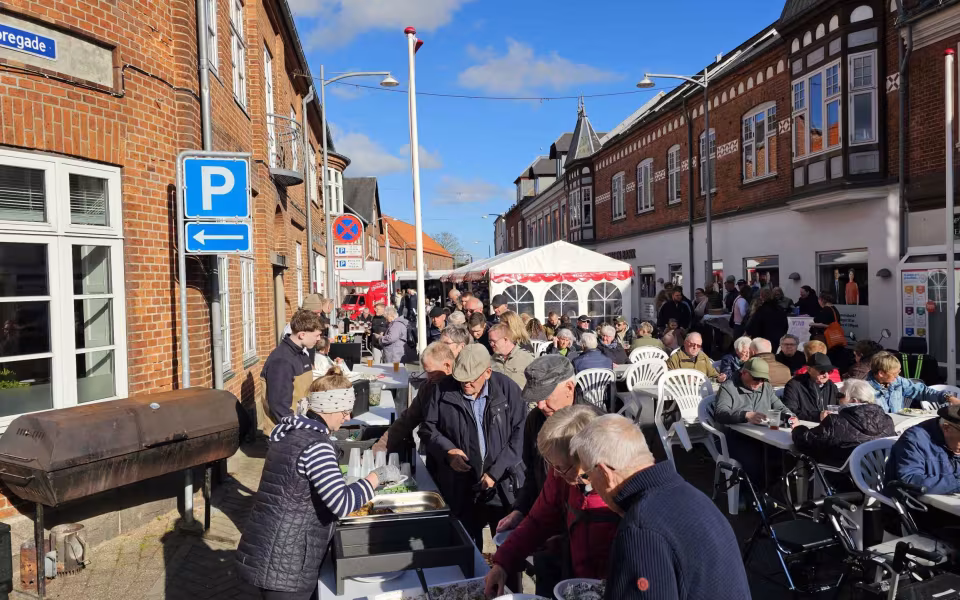 blev Ølgod midtby forvandlet til en festlig oase under arrangementet Late Night.