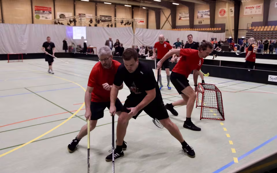 Varde-mesterskab i floorball afholdt