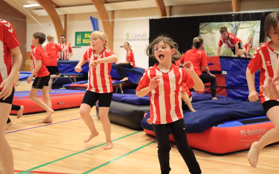 Forårsopvisning styrker integration i Outrup