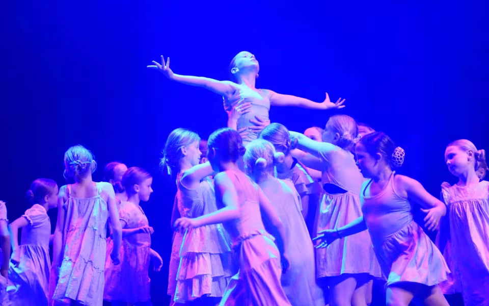 Dance Company Twenty Juleshow begejstrede 1200 publikummer
