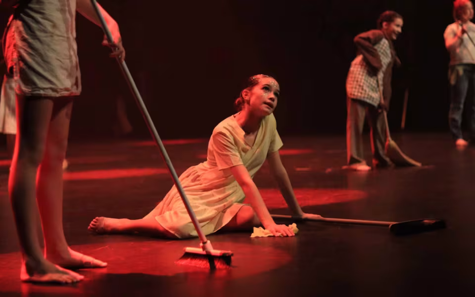 Dance Company Twenty Juleshow begejstrede 1200 publikummer