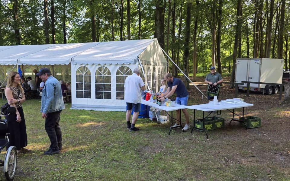 Filmklip og billeder fra Midsommerfest i Tistrup Anlæg