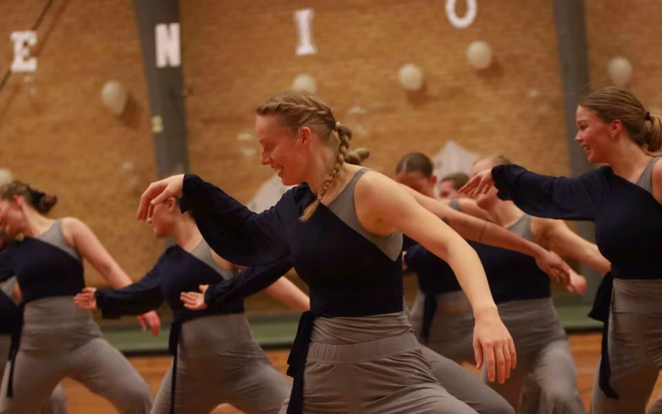 Seniorer fejrer gymnastik og fællesskab