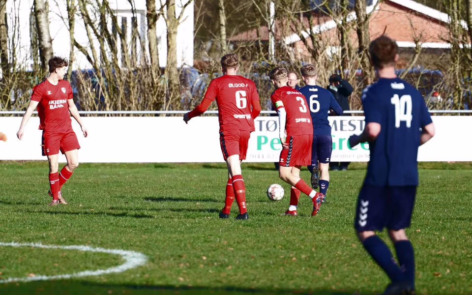 Fodbold Serie 3 herre Ølgod vandt hjemme 4-3 over HTS - Se billeder fra kampen.