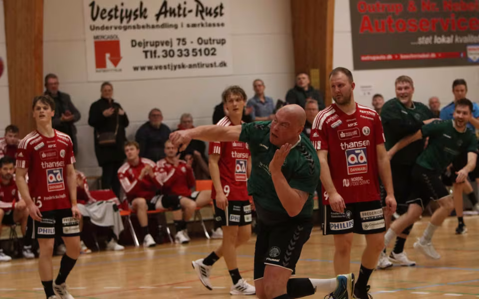 Blåbjerg HK  fejrer håndboldfest trods nederlag