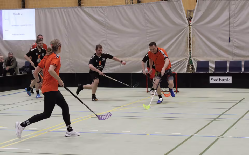 Varde-mesterskab i floorball afholdt