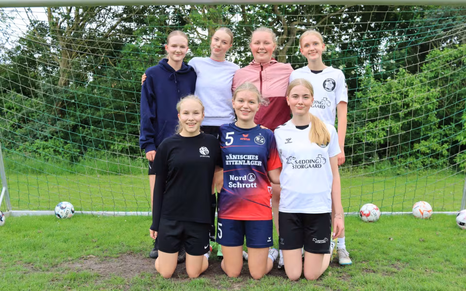 Blåbjerg U-15 pigerne stormer frem