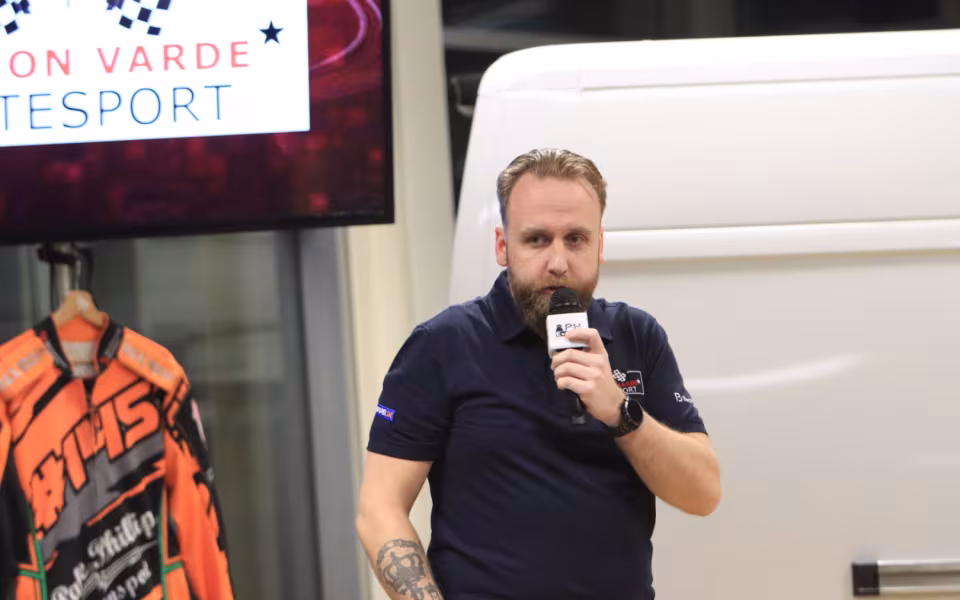 Speedwayfans samledes til sæsonstartaften